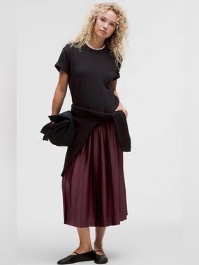 Lululemon Satin Pleated Midi Skirt | Size S